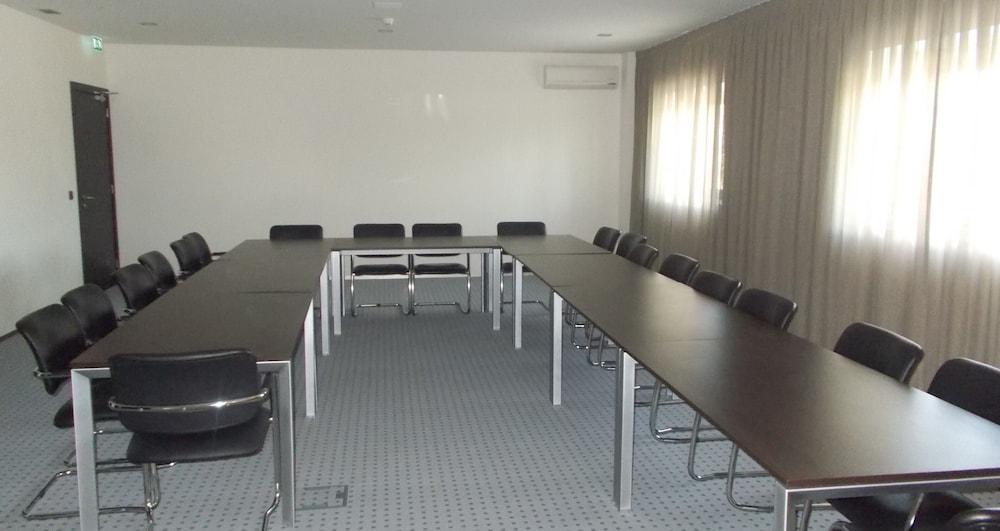 Hotel Dos Zimbros سيسيمبرا المظهر الخارجي الصورة